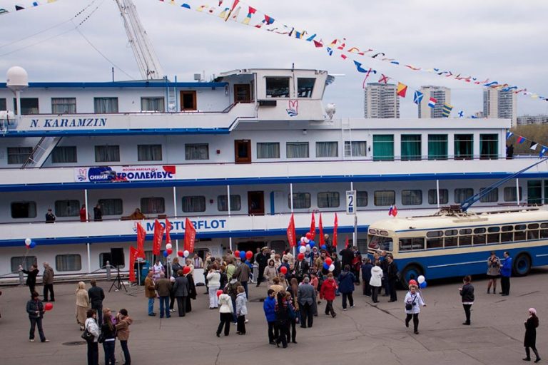 Теплоход Николай Карамзин