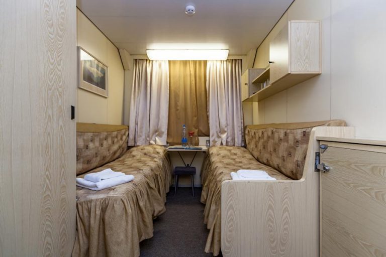 Теплоход Николай Карамзин