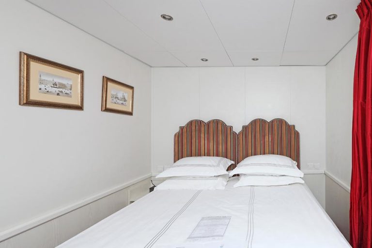 Теплоход Княжна Виктория