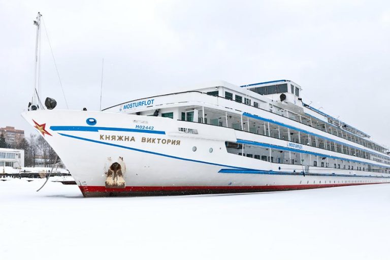 Теплоход Княжна Виктория