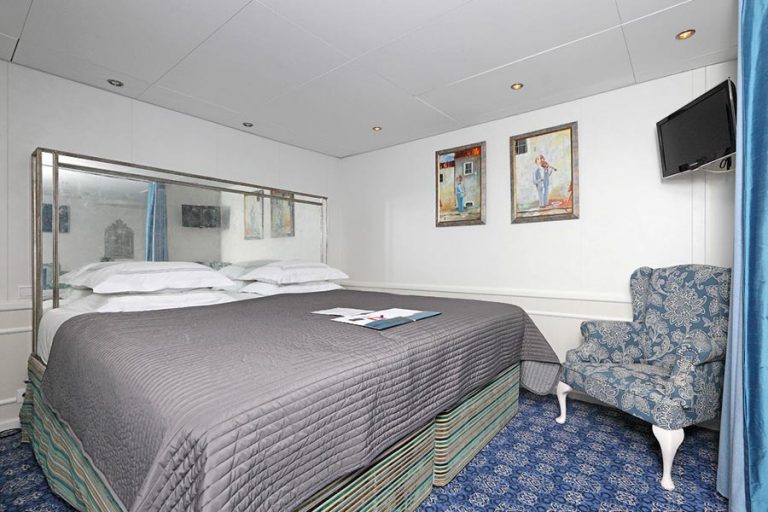 Теплоход Княжна Виктория