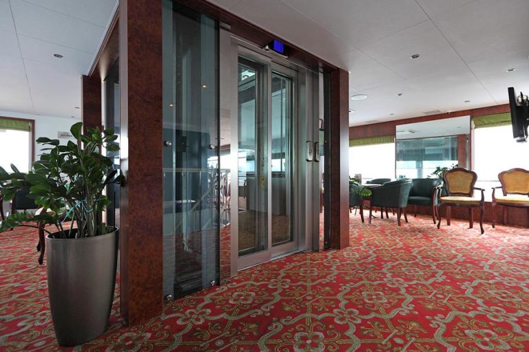 Теплоход Княжна Виктория