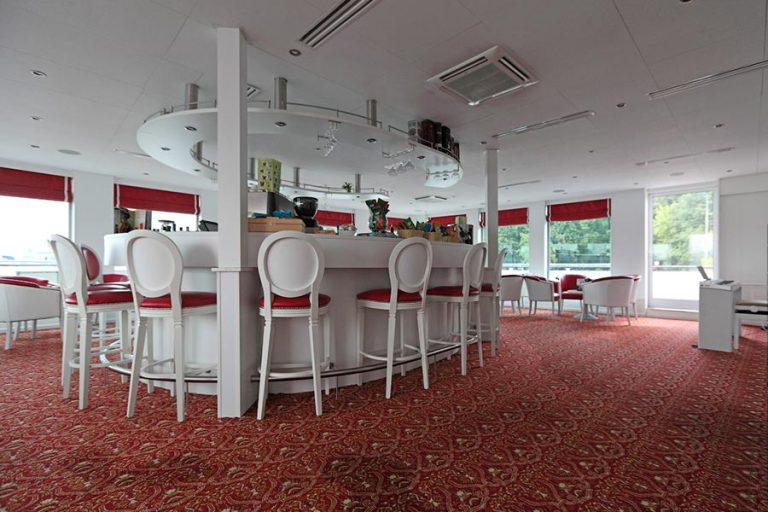 Теплоход Княжна Виктория