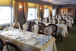 Теплоход Леонид Красин