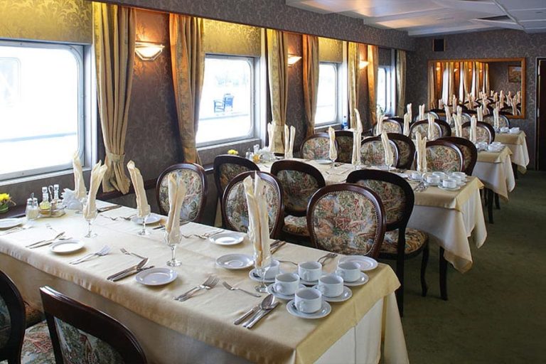 Теплоход Леонид Красин