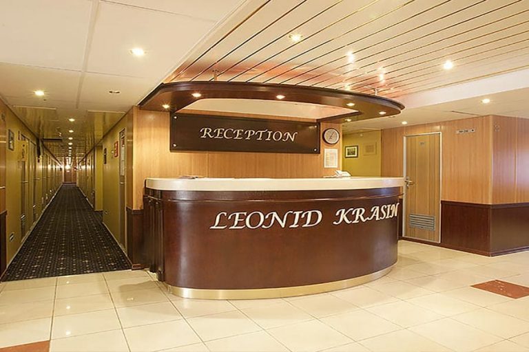 Теплоход Леонид Красин