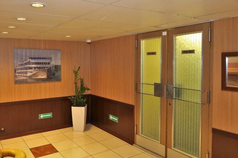 Теплоход Леонид Красин