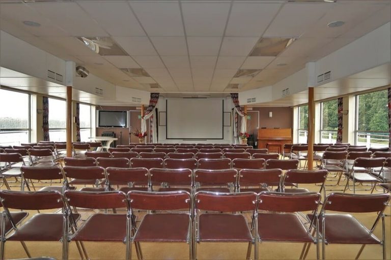 Теплоход Леонид Красин