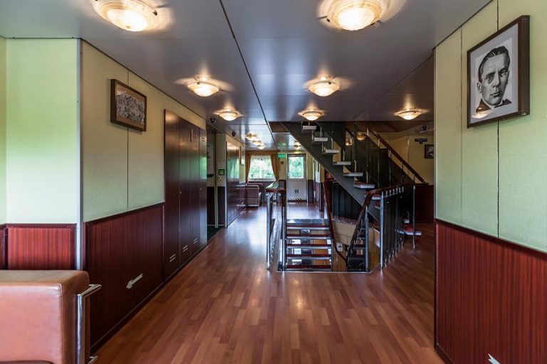 Теплоход Михаил Булгаков