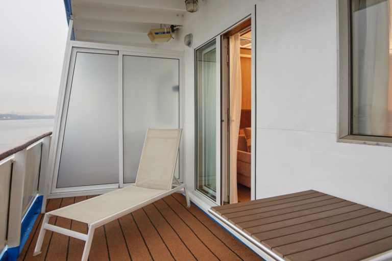 Теплоход Михаил Булгаков