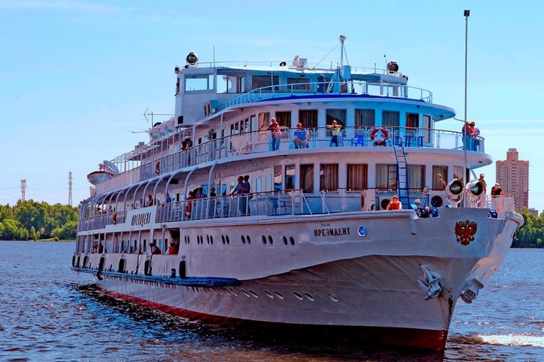 Теплоход Президент
