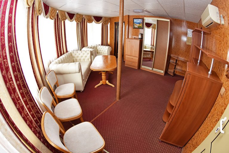 Теплоход Президент