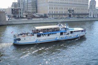 Теплоход Организатор