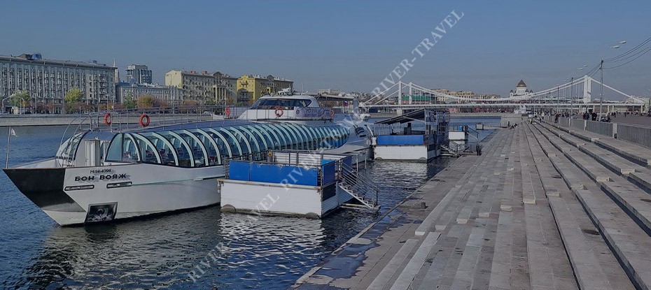 Прогулка по Москве-реке на теплоходе «Волна» от причала Нескучный Сад