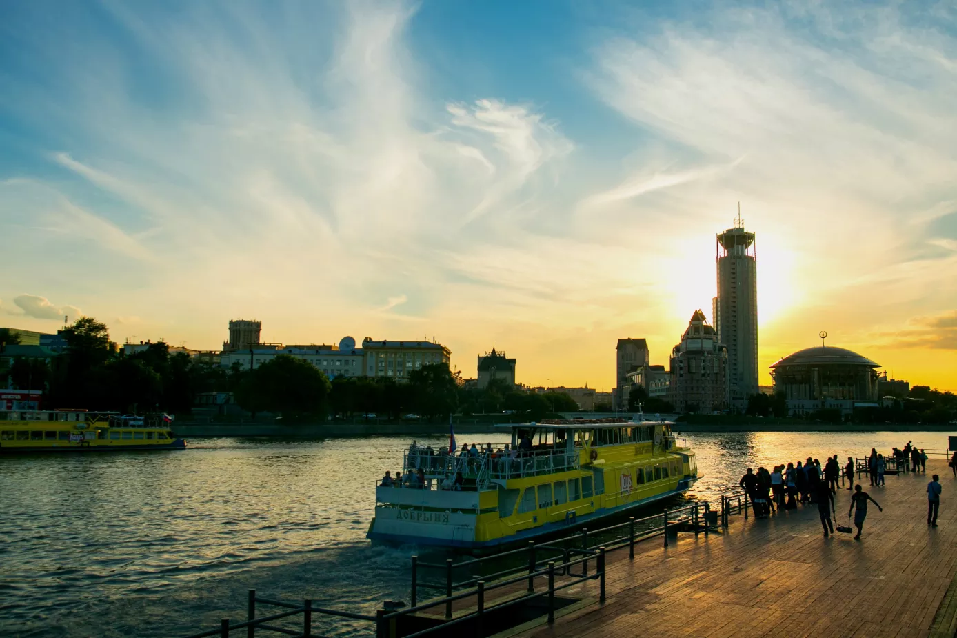 Выпускной 2023 на теплоходах Москва